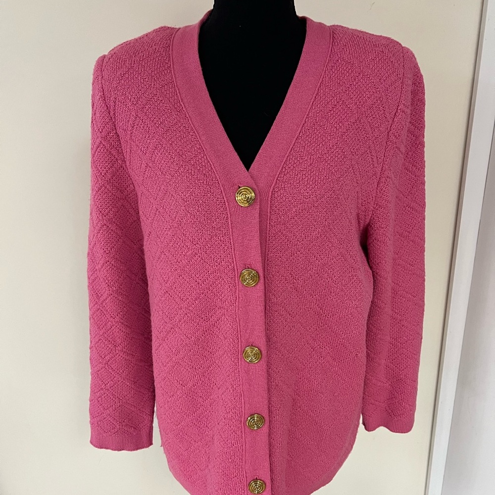 Chic Women's Vintage 90’s Pink Cardigan with Gold Buttons